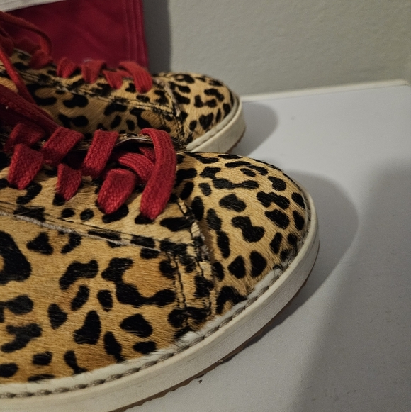Hush Puppies Women's Sabine Leopard Calf Hair Sneakers red 7.5 like new - Picture 6 of 10